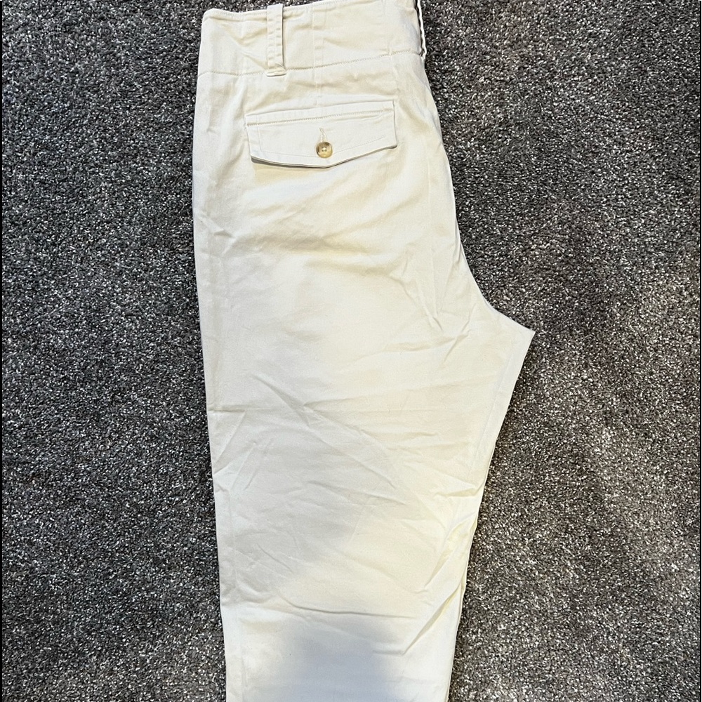 Van Heusen Cropped khaki’s